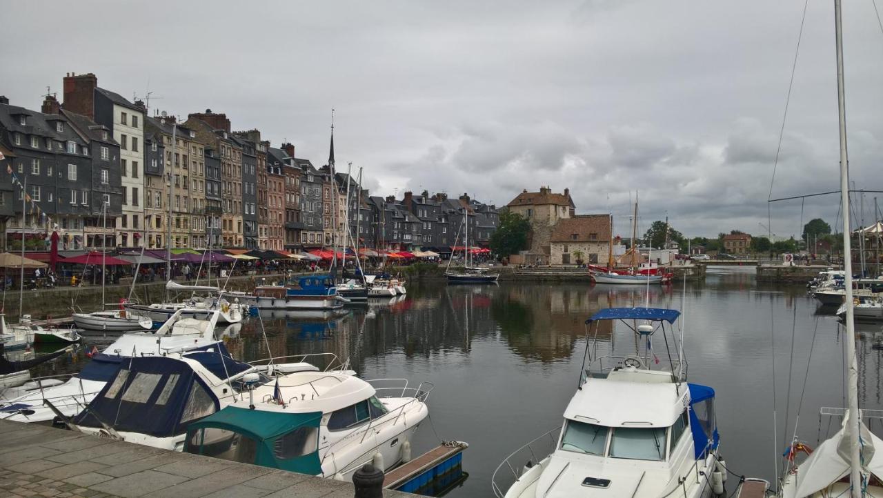 Appartement Le Louis Dort Au Calme Equemauville Bagian luar foto